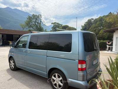 Volkswagen Multivan Non fumatori, secondo proprietario, Blu/Azzurro usata Egna