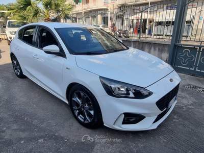 Ford Focus 1.0 EcoBoost Hybrid 125 CV 5p. ST-Line Bianco usata Gragnano