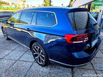 Volkswagen Passat 2.0 TDI SCR 150 CV DSG Elegance Blu/Azzurro usata Trevi