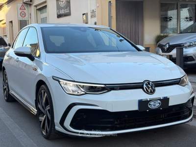 Volkswagen Golf 2.0 TDI 150 CV R-Line Bianco usata San Michele Salentino