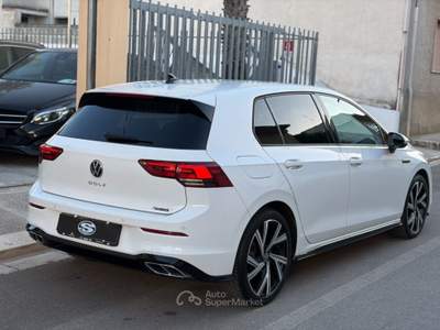 Volkswagen Golf 2.0 TDI 150 CV R-Line Bianco usata San Michele Salentino