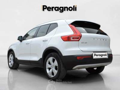 Volvo XC40 T3 Momentum Pro Bianco usata Firenze