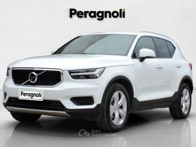 Volvo XC40 T3 Momentum Pro Bianco usata Firenze