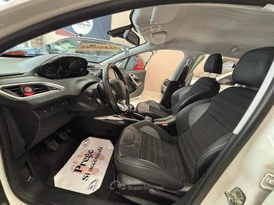 Peugeot 2008 1.6 DIESEL ALLURE*PERFETTA* Bianco usata Gravina in Puglia