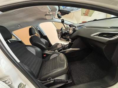 Peugeot 2008 1.6 DIESEL ALLURE*PERFETTA* Bianco usata Gravina in Puglia