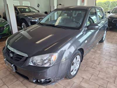 Kia Cerato 1.5 crdi 16v*NEOPATENTATI Grigio usata Carvico