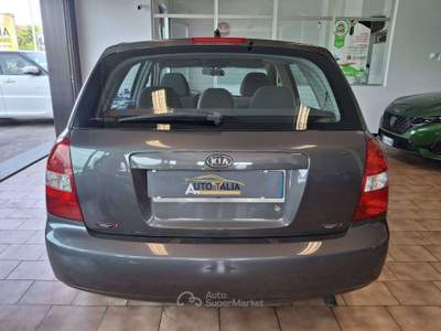 Kia Cerato 1.5 crdi 16v*NEOPATENTATI Grigio usata Carvico