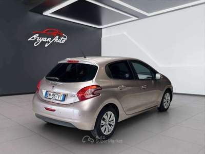 Peugeot 208 5p 1.2 puretech (vti) 12v Active usata Vercelli
