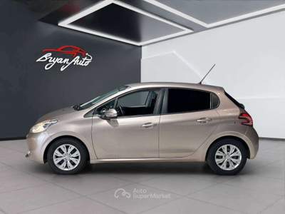 Peugeot 208 5p 1.2 puretech (vti) 12v Active usata Vercelli