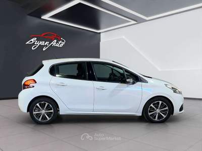 Peugeot 208 5p 1.6 bluehdi Allure 75cv(NEOPATENTATI) usata Vercelli