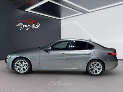 Alfa Romeo Giulia 2.2 t Sport Tech 160cv AT8 usata Vercelli