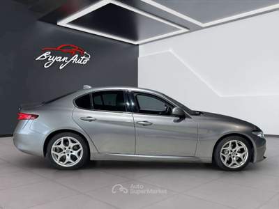 Alfa Romeo Giulia 2.2 t Sport Tech 160cv AT8 usata Vercelli