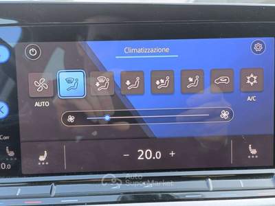 Volkswagen Golf 2.0 tdi Life 150cv dsg usata Vercelli