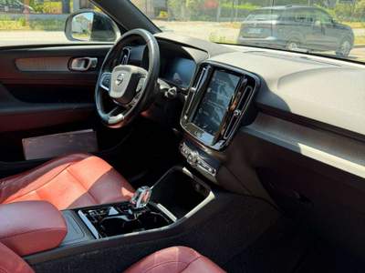 Volvo XC40 2.0 d3 Inscription Nero usata Savignano sul Rubicone