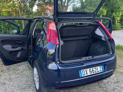 Fiat Grande Punto Auto in buono stato. + Gomme nuove estive Michelin usata Belluno