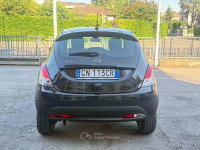 Lancia Ypsilon Ypsilon 1.0 FireFly 5p.S&S Hyb. Platino Nero usata San Giorgio di Piano