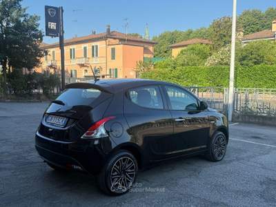 Lancia Ypsilon Ypsilon 1.0 FireFly 5p.S&S Hyb. Platino Nero usata San Giorgio di Piano