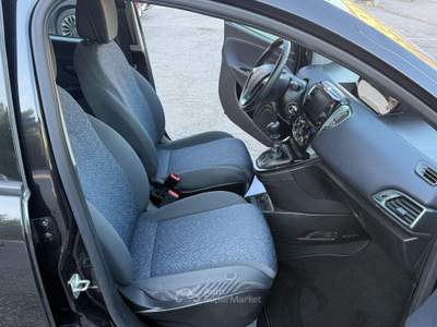 Lancia Ypsilon Ypsilon 1.0 FireFly 5p.S&S Hyb. Platino Nero usata San Giorgio di Piano