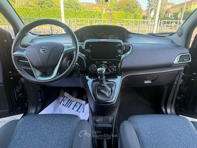 Lancia Ypsilon Ypsilon 1.0 FireFly 5p.S&S Hyb. Platino Nero usata San Giorgio di Piano