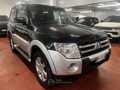 Mitsubishi Pajero Pajero 3p 3.2 CR Instyle auto Nero usata Corteno Golgi