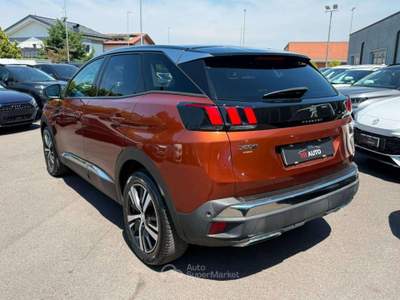 Peugeot 3008 1.5 bluehdi AUTOMATICA Allure eat8 NAVI/CARPLAY/TELECAMERA Arancione usata Verona