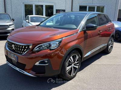 Peugeot 3008 1.5 bluehdi AUTOMATICA Allure eat8 NAVI/CARPLAY/TELECAMERA Arancione usata Verona