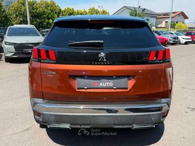 Peugeot 3008 1.5 bluehdi AUTOMATICA Allure eat8 NAVI/CARPLAY/TELECAMERA Arancione usata Verona