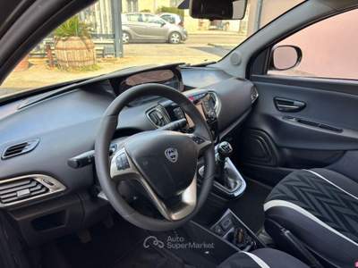 Lancia Ypsilon  1.2 69 CV 5p. GPL Ecochic Gold Grigio usata Roma