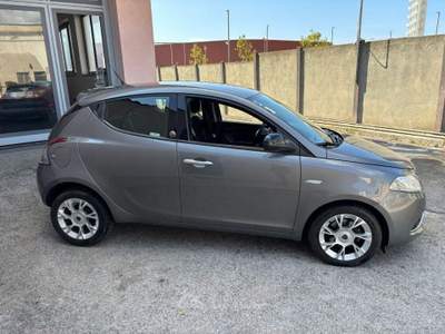 Lancia Ypsilon  1.2 69 CV 5p. GPL Ecochic Gold Grigio usata Roma