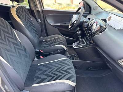 Lancia Ypsilon  1.2 69 CV 5p. GPL Ecochic Gold Grigio usata Roma