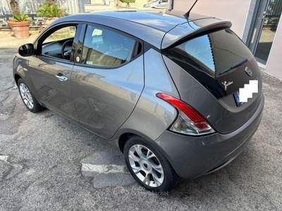 Lancia Ypsilon  1.2 69 CV 5p. GPL Ecochic Gold Grigio usata Roma