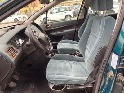 Peugeot 307 307 5p 1.6 16v XR Verde usata Pinerolo