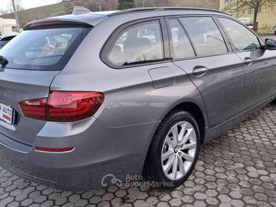 BMW Serie 5 530d Futura d xDrive Touring Luxury Arancione usata Cigognola