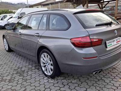 BMW Serie 5 530d Futura d xDrive Touring Luxury Arancione usata Cigognola