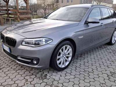 BMW Serie 5 530d Futura d xDrive Touring Luxury Arancione usata Cigognola