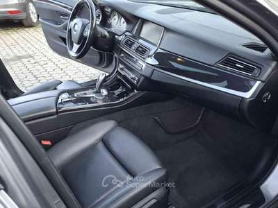 BMW Serie 5 530d Futura d xDrive Touring Luxury Arancione usata Cigognola