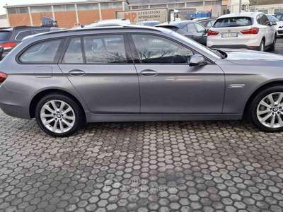BMW Serie 5 530d Futura d xDrive Touring Luxury Arancione usata Cigognola