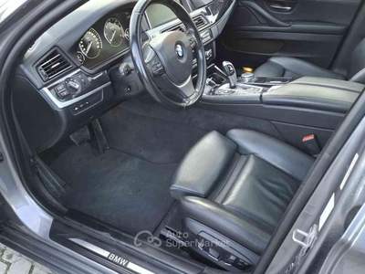 BMW Serie 5 530d Futura d xDrive Touring Luxury Arancione usata Cigognola