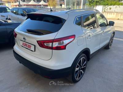 Nissan Qashqai Tekna Bianco usata Castellana Grotte