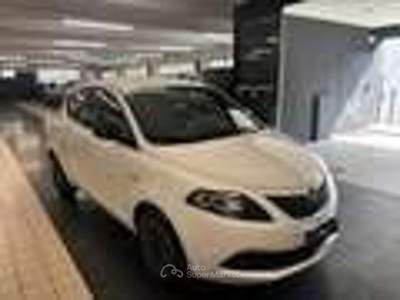 Lancia Ypsilon 5 porte S&S Hybrid Ecochic Gold Bianco usata Torino