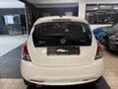 Lancia Ypsilon 5 porte S&S Hybrid Ecochic Gold Bianco usata Torino