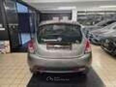 Lancia Ypsilon 5 porte GPL Ecochic Silver Grigio usata Torino