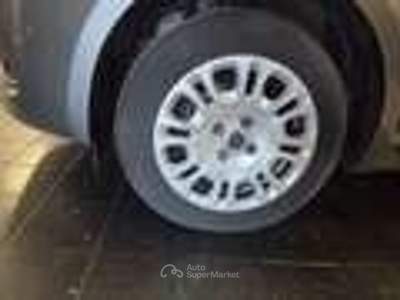Lancia Ypsilon 5 porte GPL Ecochic Silver Grigio usata Torino