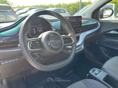 Fiat 500e Berlina 42 kWh La Prima Blu/Azzurro usata Rivignano Teor