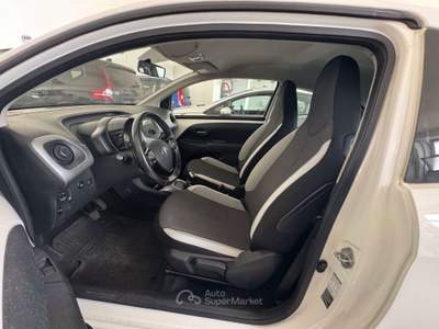Toyota Aygo Aygo 1.0 VVT-i 72 CV 3 porte x-cool Bianco usata Poirino