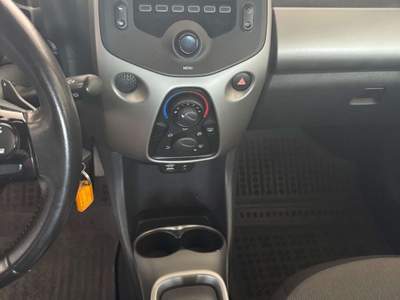 Toyota Aygo Aygo 1.0 VVT-i 72 CV 3 porte x-cool Bianco usata Poirino