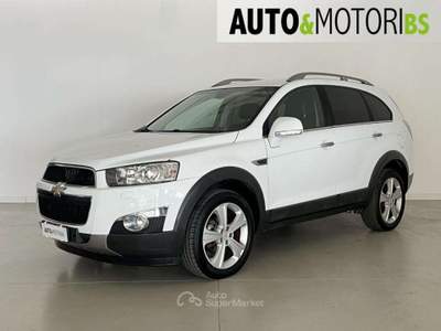 Chevrolet Captiva 2.2 VCDi 184CV 4WD LTZ *7 POSTI* Bianco usata Concesio