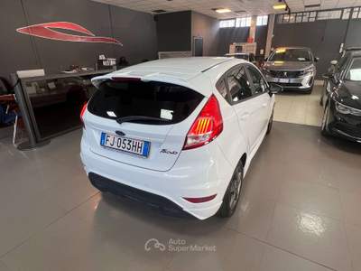 Ford Fiesta Fiesta VI 2013 5p 1.5 tdci ST-line 75cv Bianco usata Romano di Lombardia