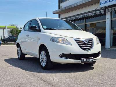 Lancia Ypsilon 0.9 TwinAir Metano Ecochic Gold Bianco usata Cento