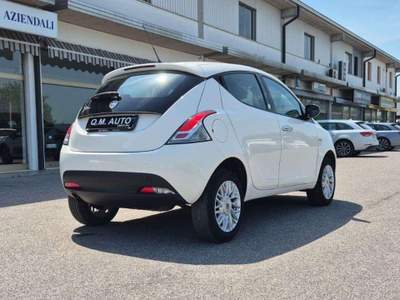 Lancia Ypsilon 0.9 TwinAir Metano Ecochic Gold Bianco usata Cento